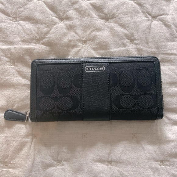 Coach Handbags - Coach Wallet